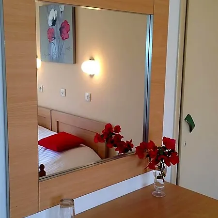 Hotel Zefyros *