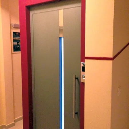 Zefyros Hotel *