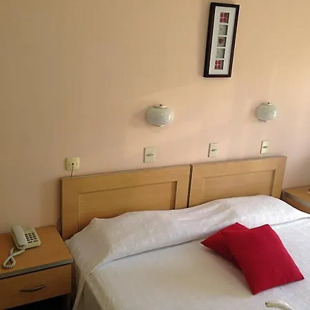 Zefyros Hotel *